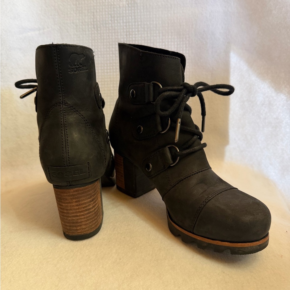 Sorel Addington Black Lace-Up Leather Chunky Heel Ankle Boots